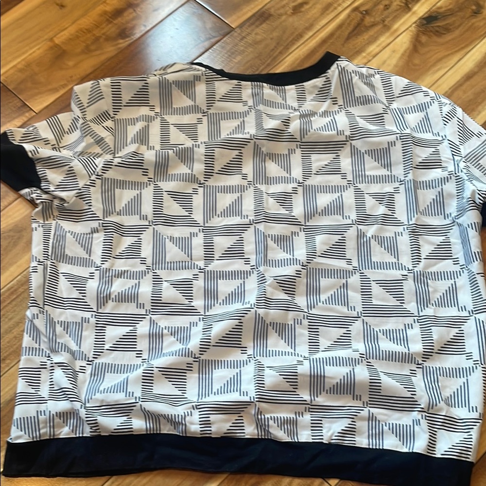 Black and White Graphic Boxy T-Shirt - Picture 2 of 2